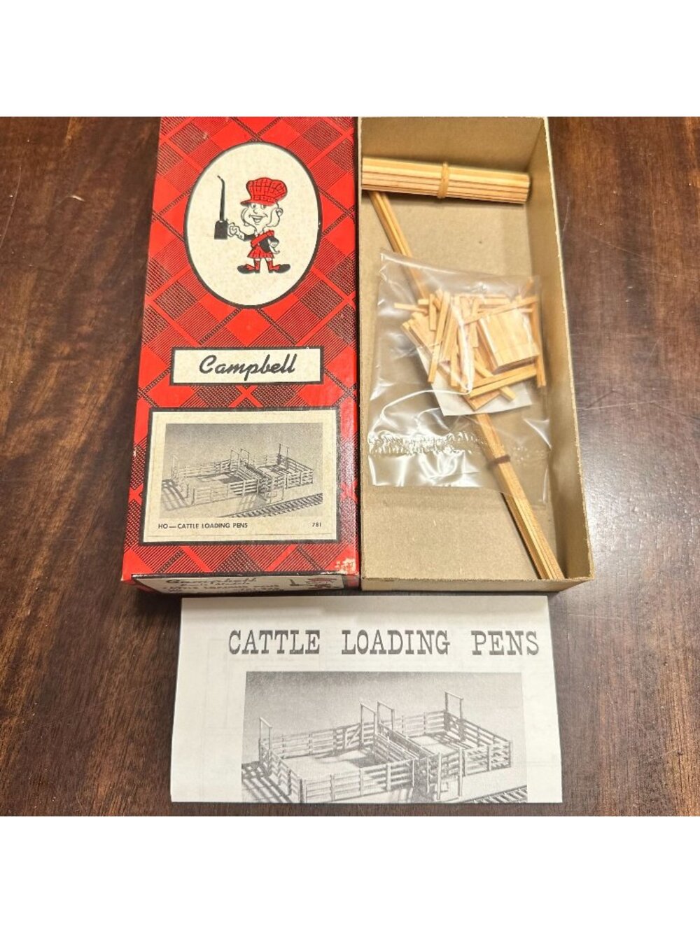 Campbell HO Scale Cattle Loading Pens Model Kit #781-325